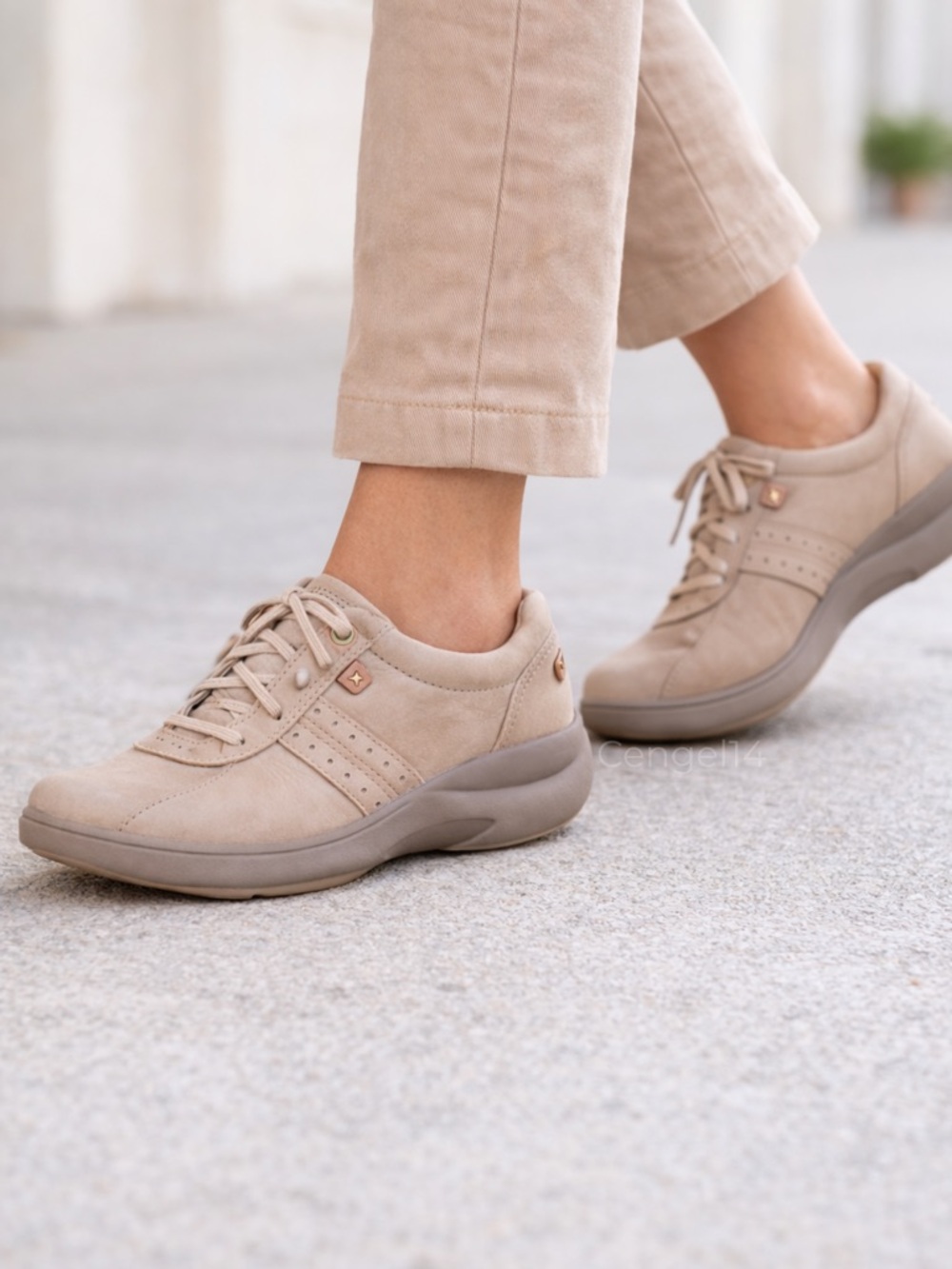 Aravon by New Balance REVsmart Leather Walking Shoes Taupe 7 NWT